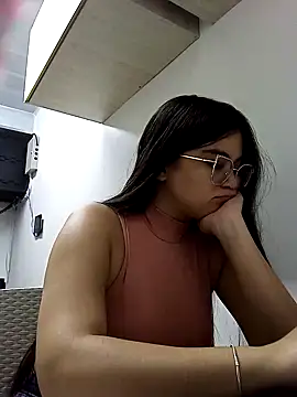 Snapshot of CamilaSofiia chatting on 12, 10, 2025 CamilaSofiia online show from 12, 10, 2025