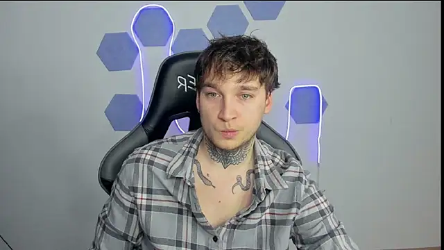 Snapshot of Chris_Tyson chatting on 17, 12, 2024 Chris Tyson online show from 17, 12, 2024