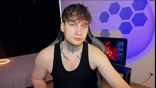 Snapshot of Chris_Tyson chatting on 13, 2, 2025 Chris Tyson online show from 13, 2, 2025