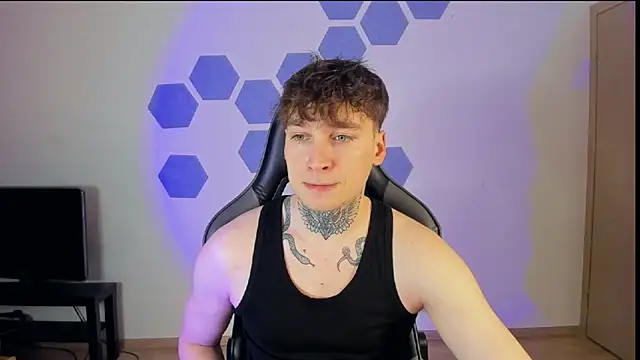 Snapshot of Chris_Tyson chatting on 4, 3, 2025 Chris Tyson online show from 4, 3, 2025