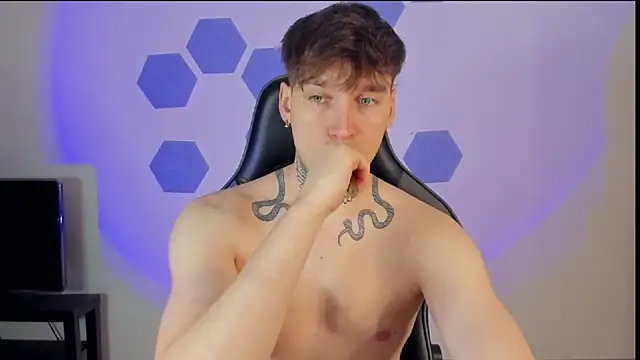 Snapshot of Chris_Tyson chatting on 4, 3, 2025 Chris Tyson online show from 4, 3, 2025