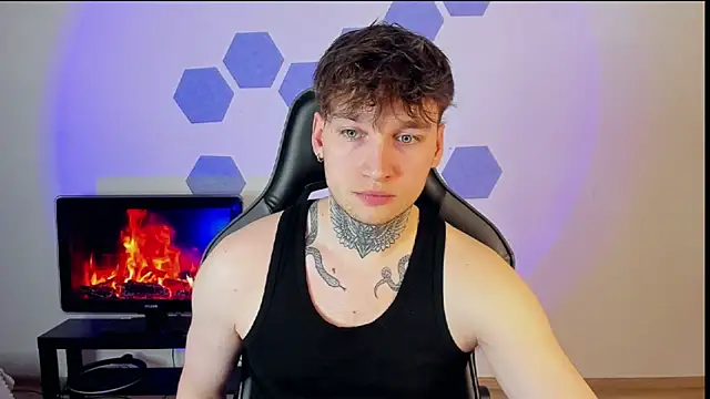 Snapshot of Chris_Tyson chatting on 8, 3, 2025 Chris Tyson online show from 8, 3, 2025