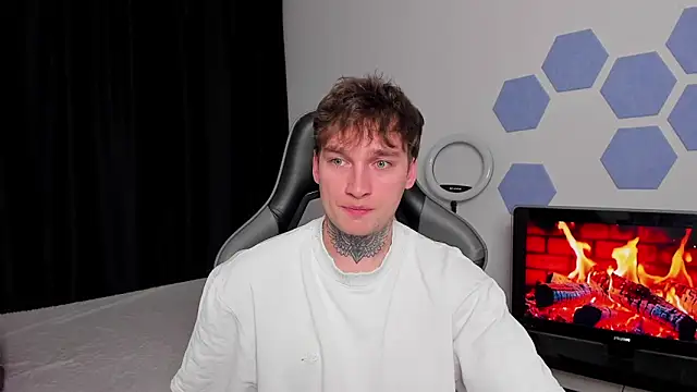 Snapshot of Chris_Tyson chatting on 9, 10, 2025 Chris Tyson online show from 9, 10, 2025