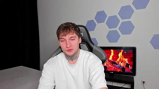 Snapshot of Chris_Tyson chatting on 13, 10, 2025 Chris Tyson online show from 13, 10, 2025