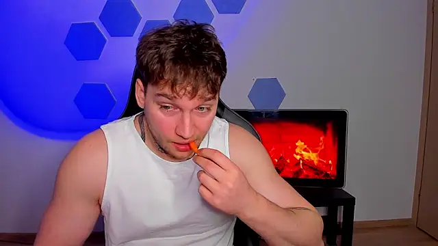 Chris Tyson online show from 4, 3, 2026