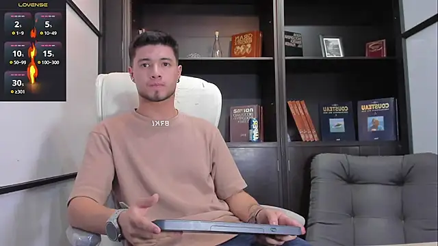 EdwardRoss  online show from 8, 3, 2025