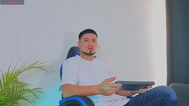 EdwardRoss  online show from 19, 10, 2025