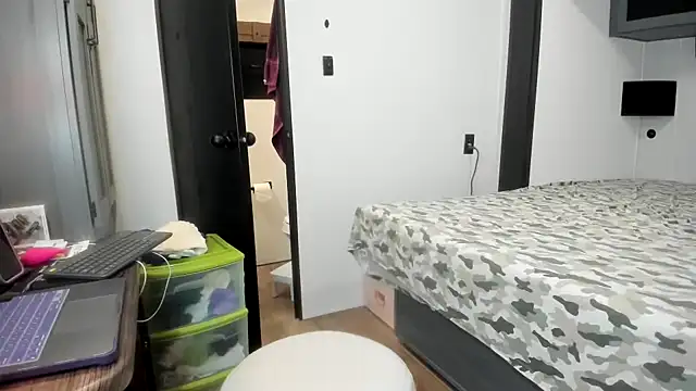 Snapshot of Persiasparadise chatting on 3, 12, 2025 Persiasparadise online show from 3, 12, 2025