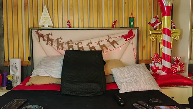 LilyyBigAss online show from 17, 12, 2025