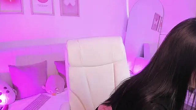 Snapshot of Steff_London chatting on 2, 2, 2025 Steff London online show from 2, 2, 2025