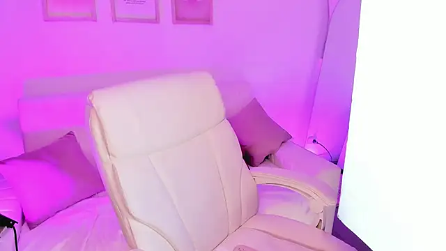 Snapshot of Steff_London chatting on 7, 2, 2025 Steff London online show from 7, 2, 2025