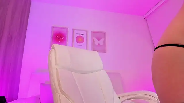 Snapshot of Steff_London chatting on 20, 3, 2025 Steff London online show from 20, 3, 2025