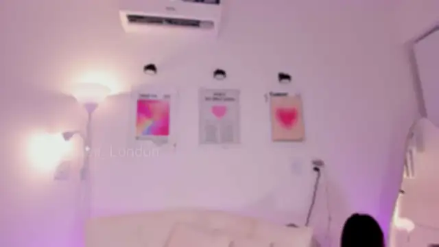 Snapshot of Steff_London chatting on 7, 11, 2025 Steff London online show from 7, 11, 2025