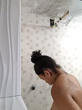 Snapshot of Julia_Pretinha chatting on 31, 10, 2025 Julia Pretinha online show from 31, 10, 2025