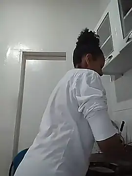 Snapshot of Julia_Pretinha chatting on 8, 11, 2025 Julia Pretinha online show from 8, 11, 2025