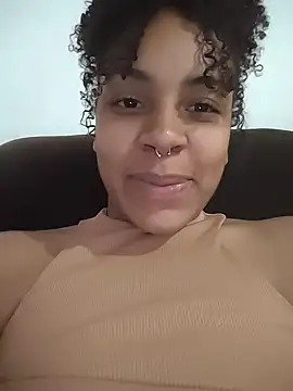 Snapshot of Julia_Pretinha chatting on 15, 12, 2025 Julia Pretinha online show from 15, 12, 2025