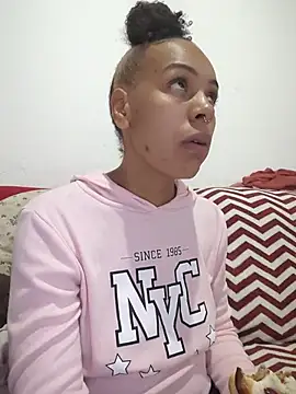 Julia Pretinha online show from 22, 6, 2026