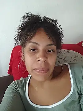 Julia Pretinha online show from 23, 6, 2026