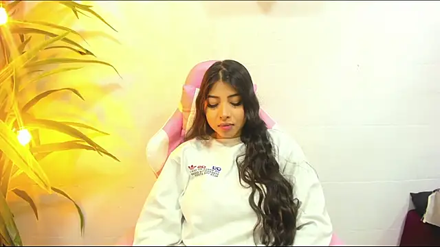 Snapshot of Miia_Thompsonn chatting on 12, 10, 2025 Miia Thompsonn online show from 12, 10, 2025