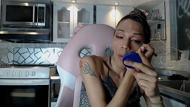 cristinaa oz online show from 15, 2, 2026