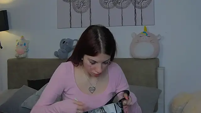 Snapshot of CassKiera chatting on 19, 10, 2025 CassKiera online show from 19, 10, 2025