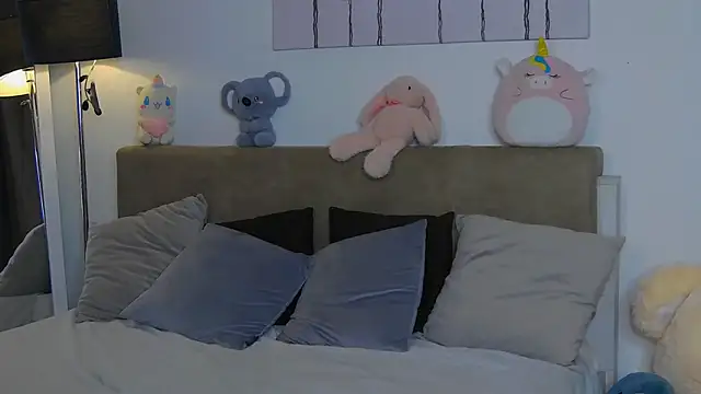 Snapshot of CassKiera chatting on 6, 11, 2025 CassKiera online show from 6, 11, 2025