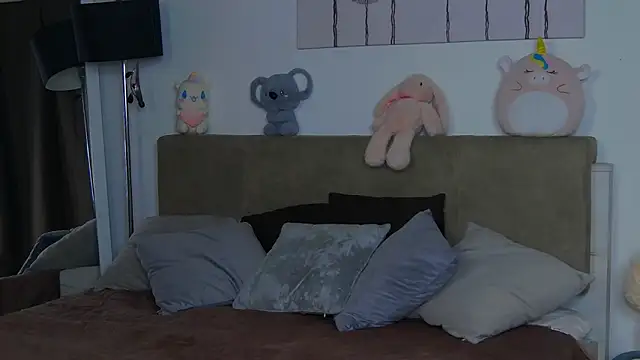 Snapshot of CassKiera chatting on 14, 11, 2025 CassKiera online show from 14, 11, 2025