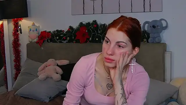 Snapshot of CassKiera chatting on 14, 12, 2025 CassKiera online show from 14, 12, 2025