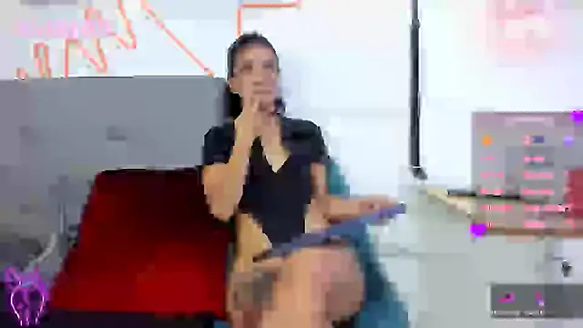 Snapshot of alissonandamy chatting on 13, 2, 2025 alissonandamy online show from 13, 2, 2025