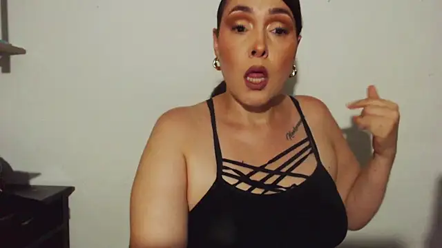 Snapshot of Miss_Agatha chatting on 28, 10, 2025 Miss Agatha online show from 28, 10, 2025