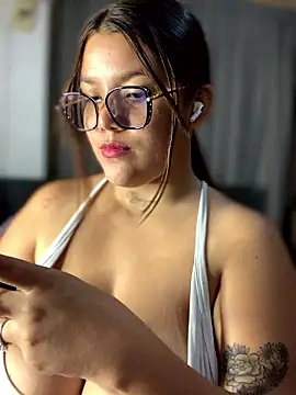 Snapshot of Michellesexxy chatting on 3, 12, 2024 Michellesexxy online show from 3, 12, 2024