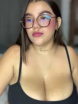 Snapshot of Michellesexxy chatting on 7, 1, 2025 Michellesexxy online show from 7, 1, 2025