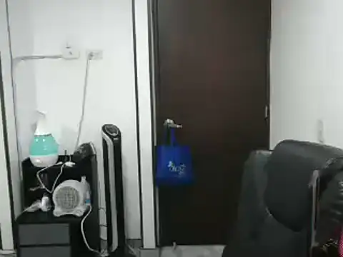 Snapshot of CarolinaRincon chatting on 6, 3, 2025 CarolinaRincon online show from 6, 3, 2025