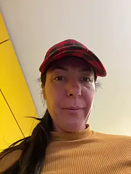 Snapshot of eveangelll chatting on 1, 3, 2025 eveangelll online show from 1, 3, 2025