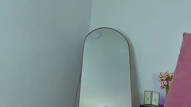 Snapshot of TootsieGirls chatting on 4, 12, 2024 TootsieGirls online show from 4, 12, 2024