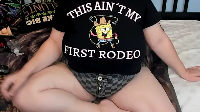 Snapshot of Chloenightmare chatting on 29, 10, 2025 Chloenightmare online show from 29, 10, 2025