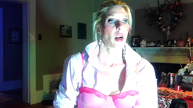 Glamazonx online show from 28, 10, 2025