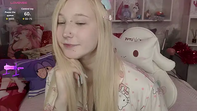 Snapshot of MeowkaKitty chatting on 20, 12, 2025 MeowkaKitty online show from 20, 12, 2025