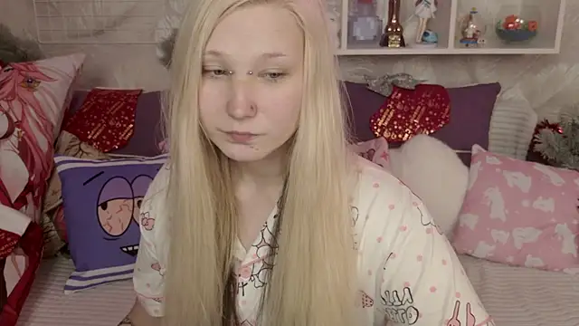 Snapshot of MeowkaKitty chatting on 22, 12, 2025 MeowkaKitty online show from 22, 12, 2025