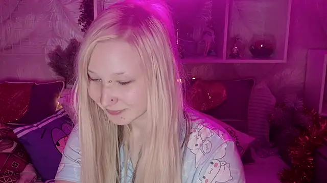 Snapshot of MeowkaKitty chatting on 23, 12, 2025 MeowkaKitty online show from 23, 12, 2025