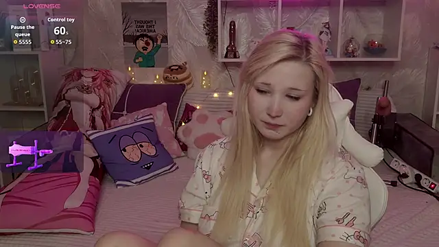 Snapshot of MeowkaKitty chatting on 2, 2, 2026 MeowkaKitty online show from 2, 2, 2026