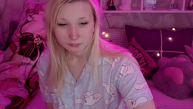 Snapshot of MeowkaKitty chatting on 14, 2, 2026 MeowkaKitty online show from 14, 2, 2026