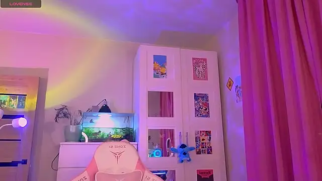 Britney Lynch online show from 28, 11, 2025