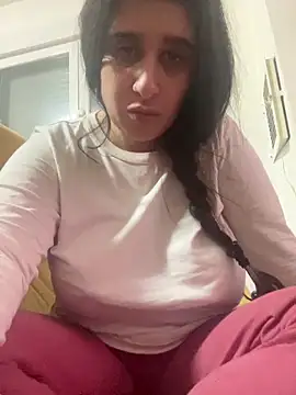 Snapshot of lylyacachonda chatting on 20, 12, 2025 lylyacachonda online show from 20, 12, 2025