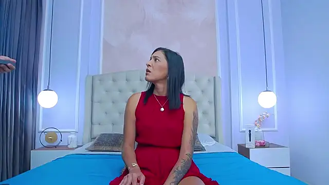 Snapshot of JoannaCox chatting on 6, 10, 2025 JoannaCox online show from 6, 10, 2025
