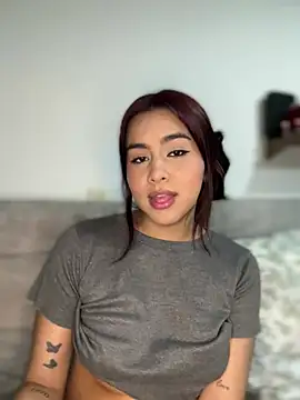 Snapshot of Zarah_Blare chatting on 11, 1, 2025 Zarah Blare online show from 11, 1, 2025