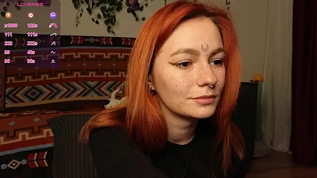 girl with snaketatto0 online show from 23, 12, 2025