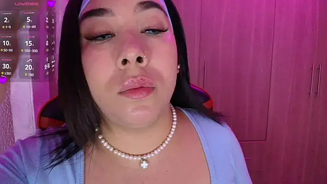 Snapshot of leahtemptation3 chatting on 8, 11, 2025 leahtemptation3 online show from 8, 11, 2025