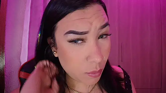 Snapshot of leahtemptation3 chatting on 10, 11, 2025 leahtemptation3 online show from 10, 11, 2025