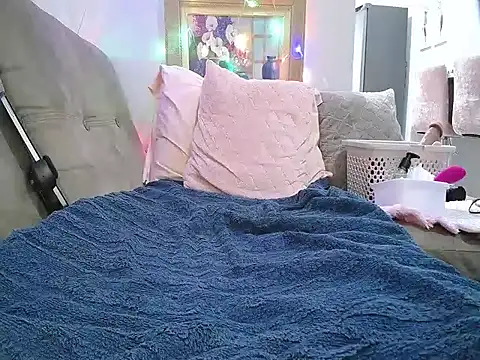 Snapshot of Irresistible24 chatting on 2, 3, 2025 Irresistible24 online show from 2, 3, 2025